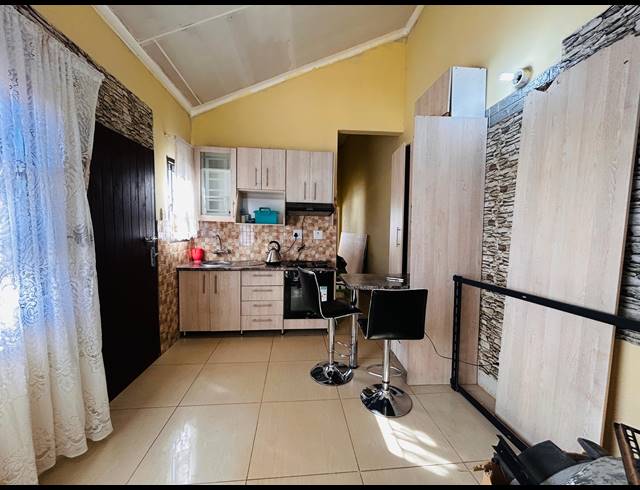 2 BEDROOM HOUSE FOR SALE IN SAVANNA CITY